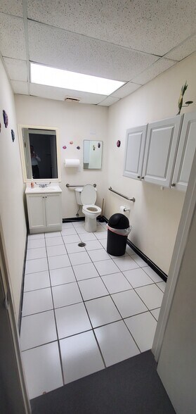 More Photos Of 7330-7350 NW 5th St, Plantation Medical For Lease