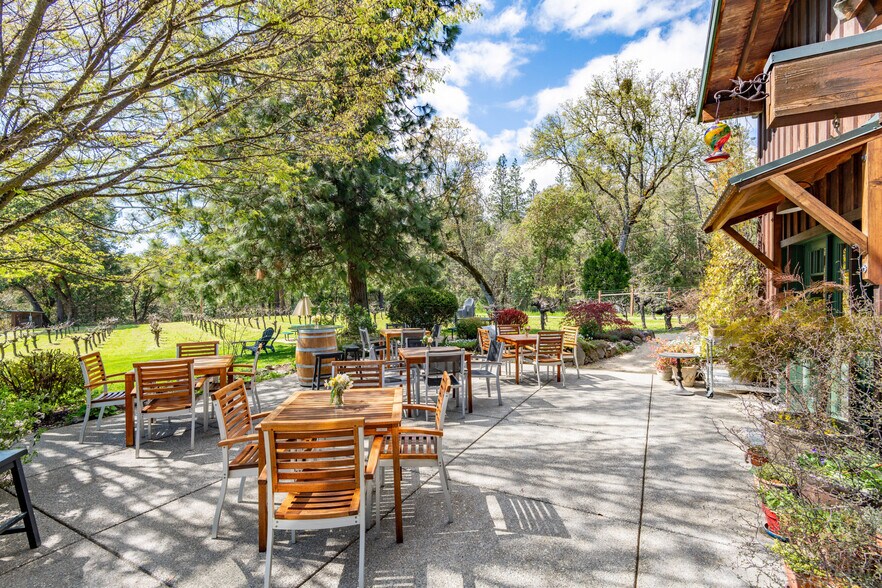 More Photos Of 818 Slagle Creek Rd, Grants Pass Winery Vineyard For Sale