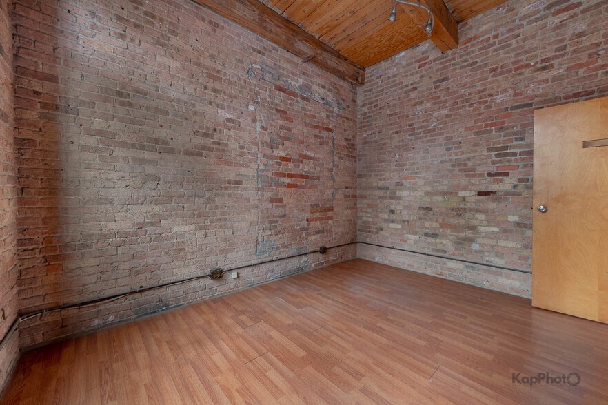 More Photos Of 921 W Van Buren St, Chicago Office Residential For Sale