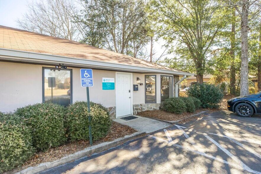More Photos Of 1020 Keith Dr, Perry Healthcare For Lease