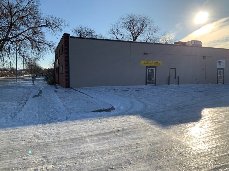 More Photos Of 1935 Q St, Lincoln Freestanding For Sale