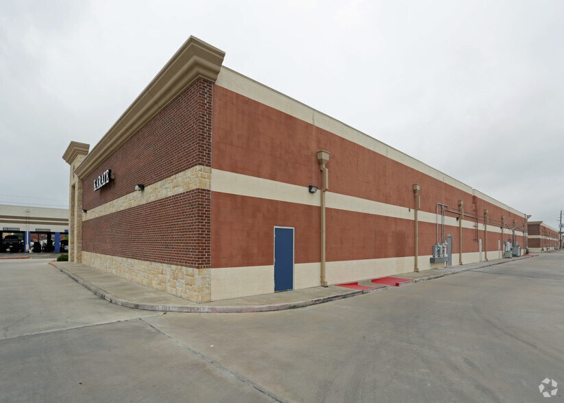 More Photos Of 9603 Broadway Blvd, Pearland Storefront For Lease