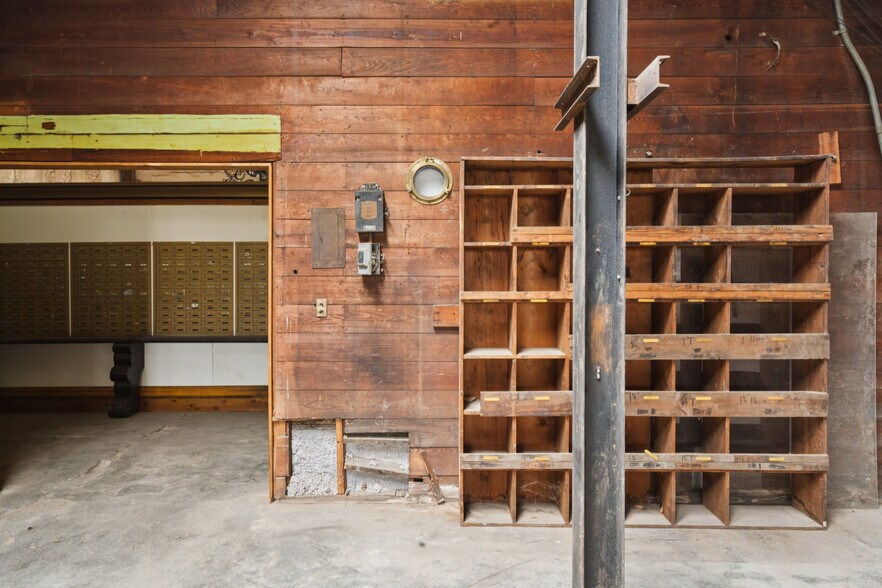 More Photos Of 10-28 N Guthrie Ave, Tulsa Manufacturing For Sale
