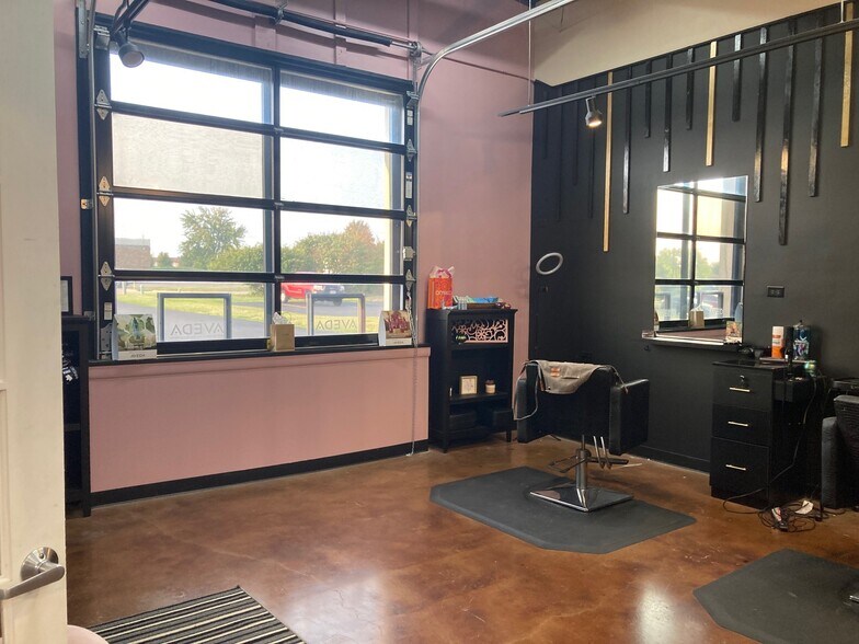 More Photos Of 2525 W Bethany Rd, Sycamore Office For Sale