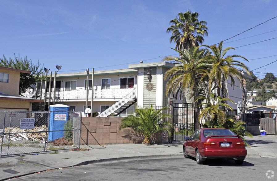 More Photos Of 2345 92nd Ave, Oakland Apartments For Sale