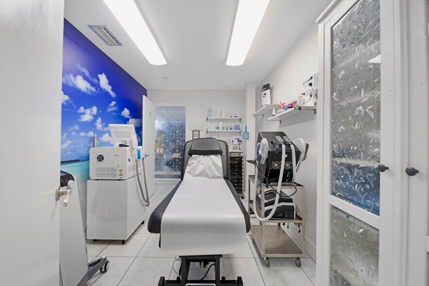 More Photos Of 2945 SW 8th St, Miami Medical For Sale