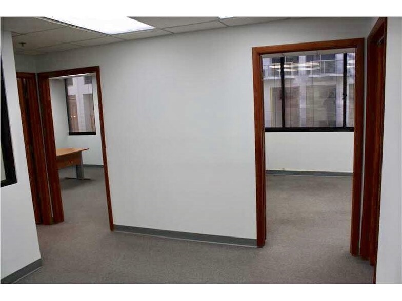 More Photos Of 1110 Brickell Ave, Miami Office For Lease