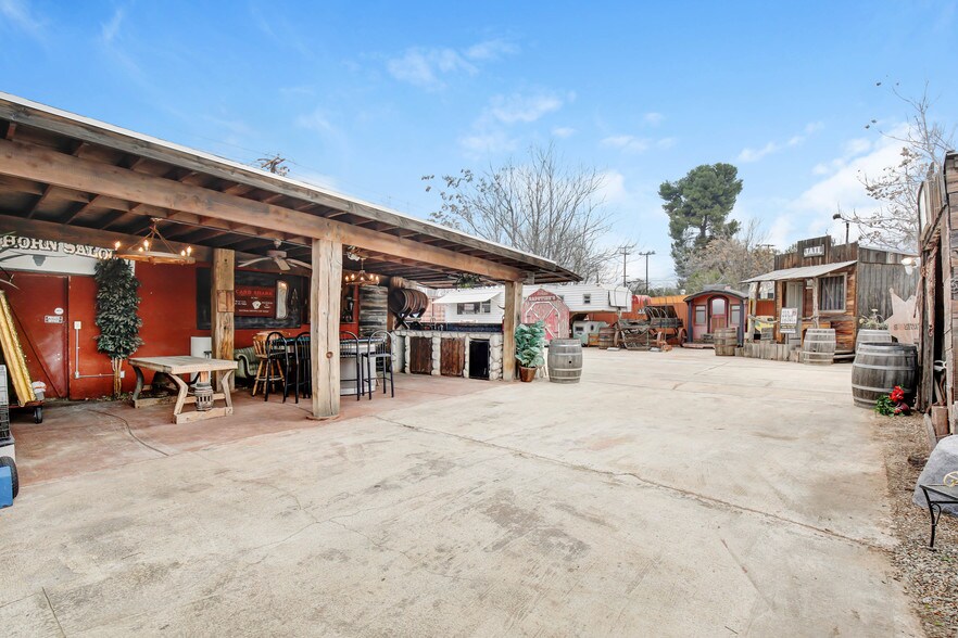More Photos Of 502 W 6th St, Beaumont Freestanding For Sale
