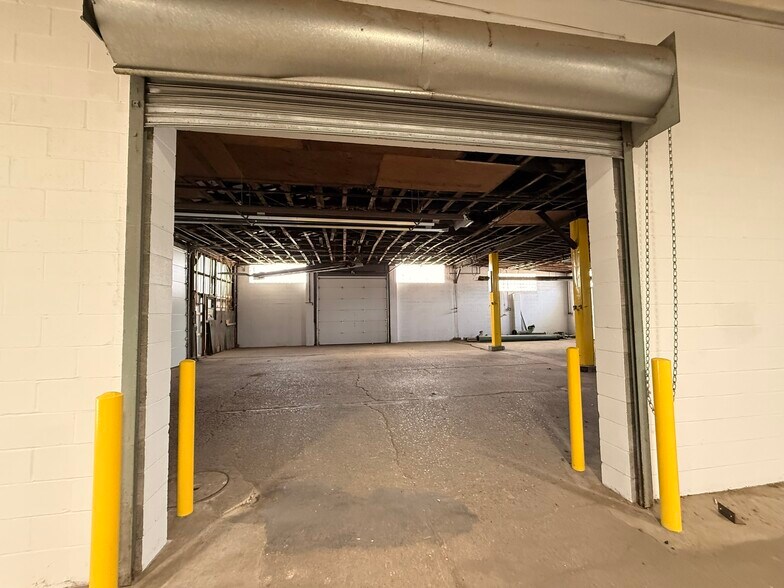More Photos Of 135 Kensington Ave, Zanesville Warehouse For Lease