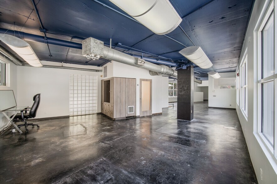 More Photos Of 2424 S Dixie Hwy, Coconut Grove Loft Creative Space For Sale