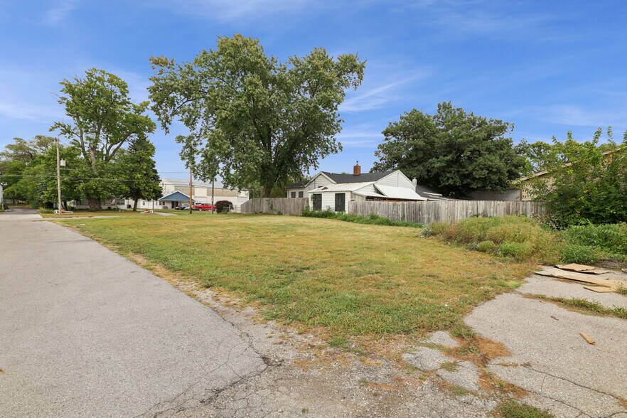 More Photos Of 3939 E 14th St, Des Moines Warehouse For Sale