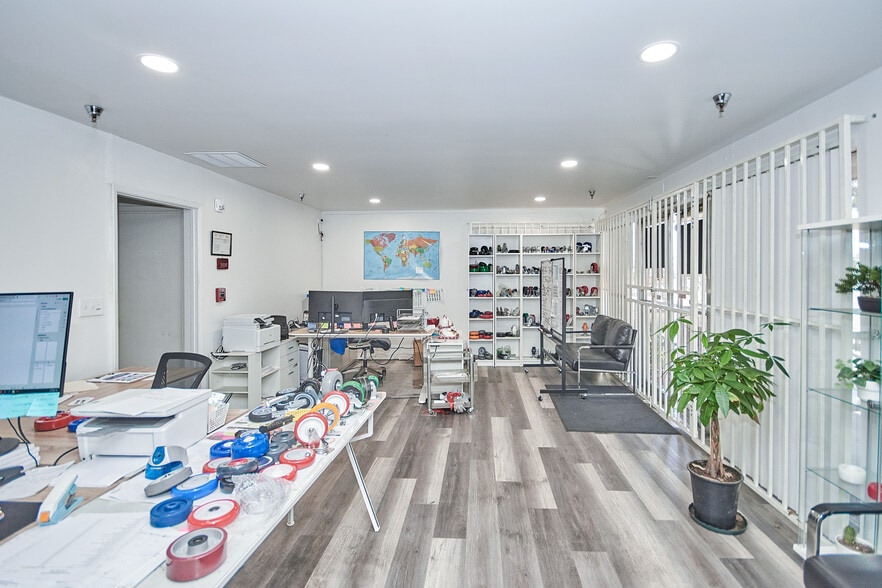 More Photos Of 536 N Vincent Ave, Covina Warehouse For Sale