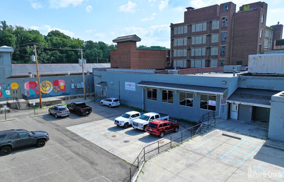 More Photos Of 941 Industry Ave SE, Roanoke Warehouse For Sale