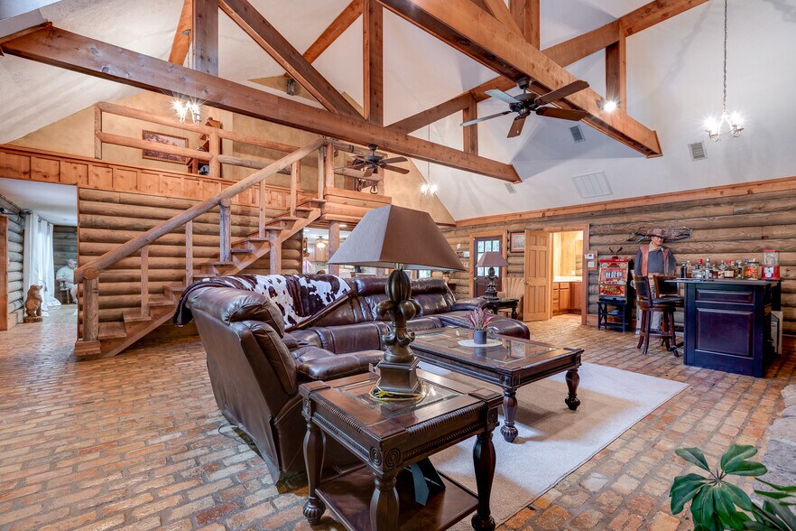 More Photos Of 4032 Highway 48 W, Mccomb Specialty For Sale