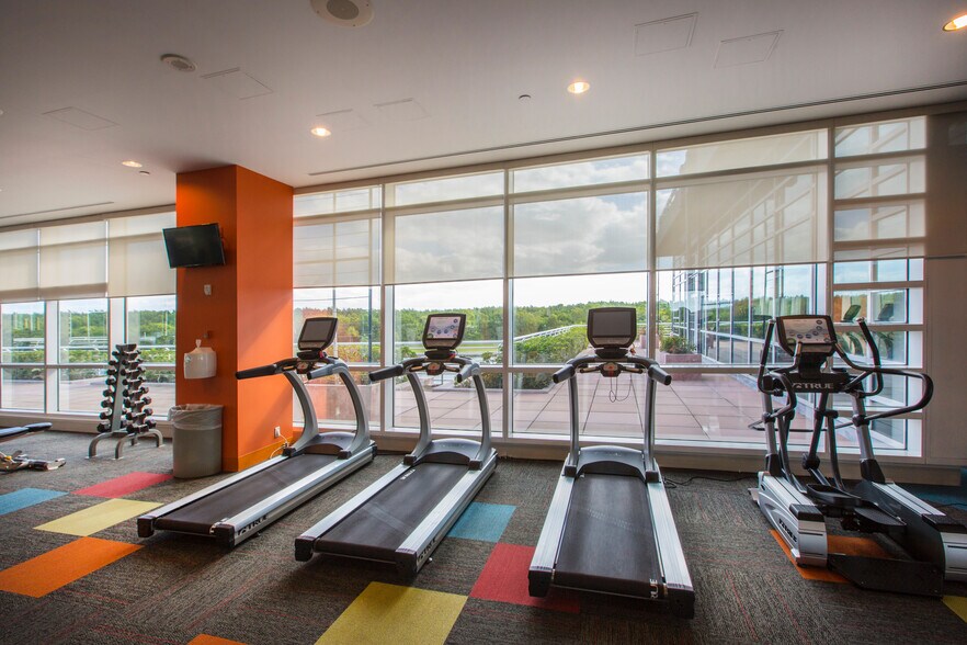 More Photos Of 17777 Old Cutler Rd, Miami Office For Lease