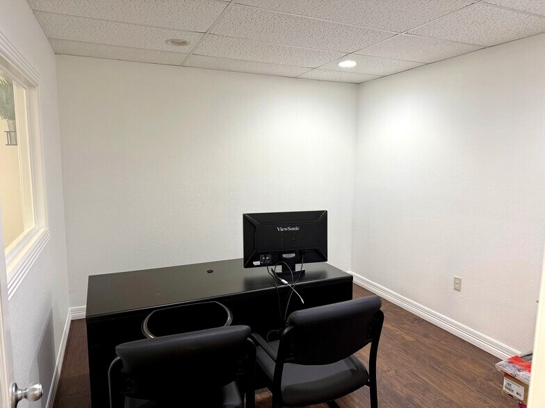 More Photos Of 5973-5977 Bandera Rd, San Antonio Unknown For Lease