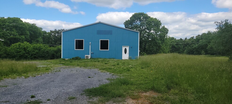 Primary Photo Of 16467 Old Valley Pike, Edinburg Showroom For Lease