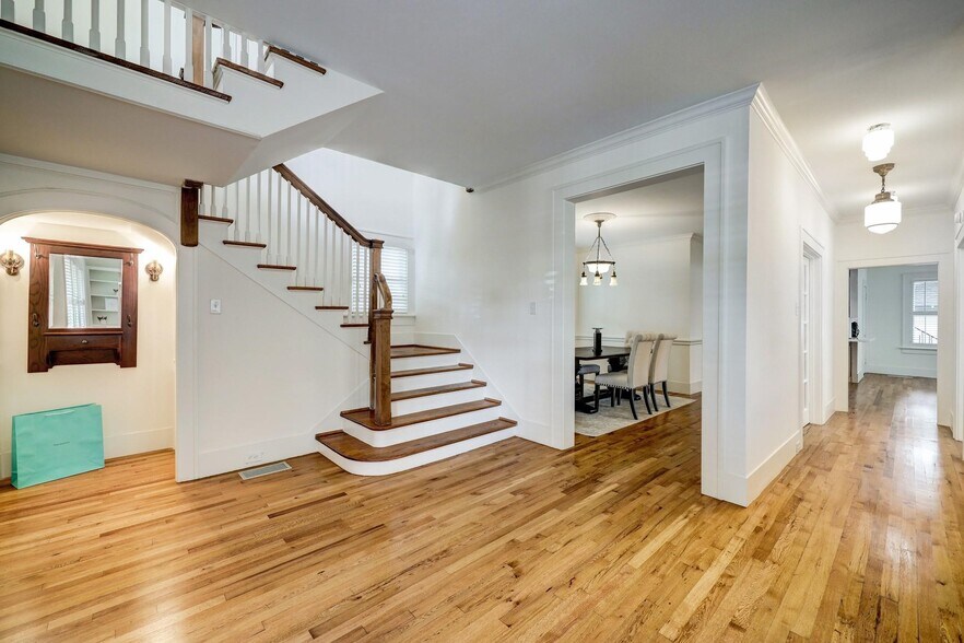 More Photos Of 414 Branard St, Houston Medical For Sale