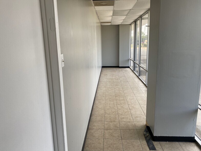 More Photos Of 2530 Old Louetta Loop, Spring Warehouse For Lease