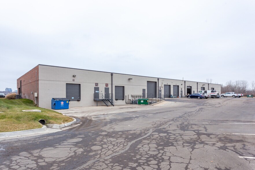 More Photos Of 100-132 Abbie Ave, Kansas City Light Manufacturing For Lease