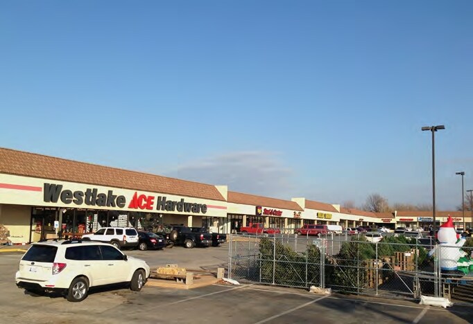 More Photos Of 723-821 W Danforth Rd, Edmond Unknown For Lease