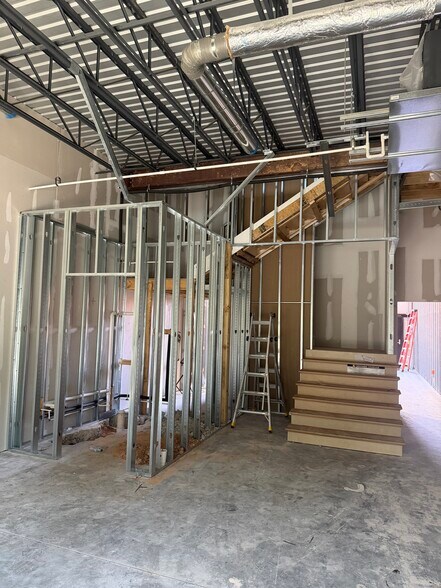 More Photos Of 4105 Commerce Street, Flowery Branch Light Manufacturing For Lease