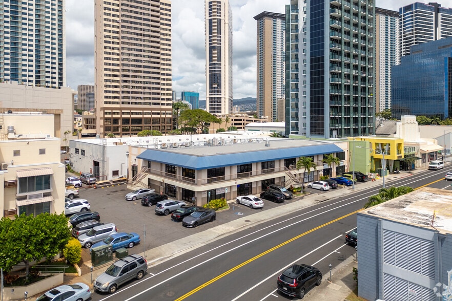 More Photos Of 614 Cooke St, Honolulu Storefront Retail Office For Lease