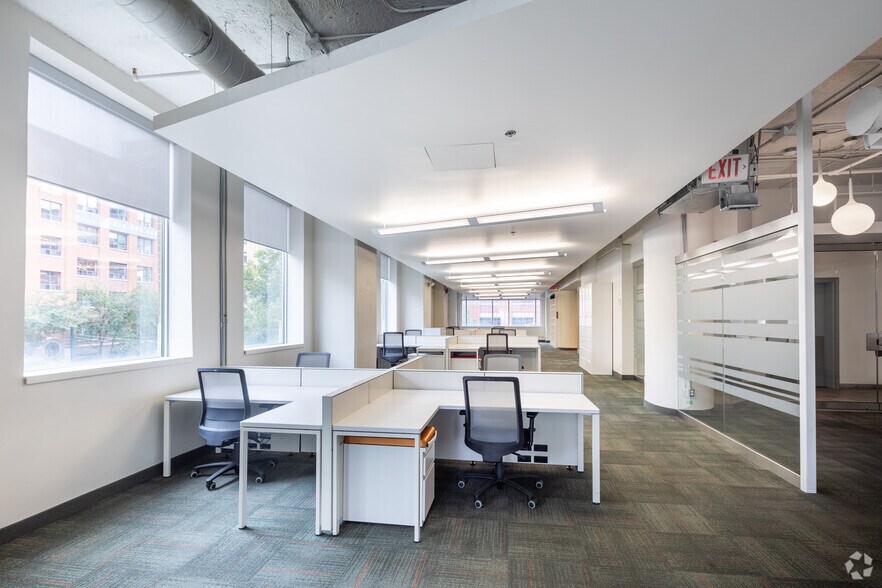 More Photos Of 119 Spadina Ave, Toronto Loft Creative Space For Lease