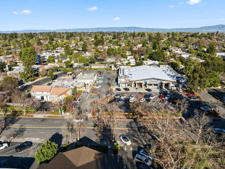 More Photos Of 702 Colorado Ave, Palo Alto General Retail For Sale