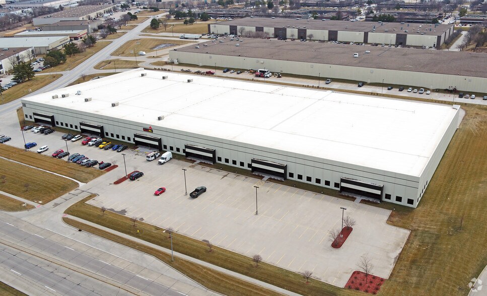 More Photos Of 11300-11398 Meredith Dr, Urbandale Warehouse For Lease