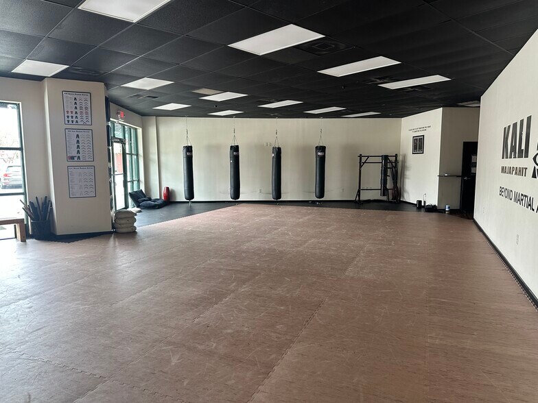More Photos Of 1525 Poinsett Hwy, Greenville Storefront Retail Office For Lease