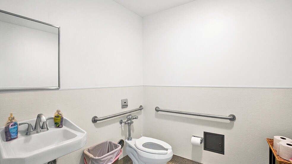 More Photos Of 611 E Adele St, Anaheim Flex For Sale