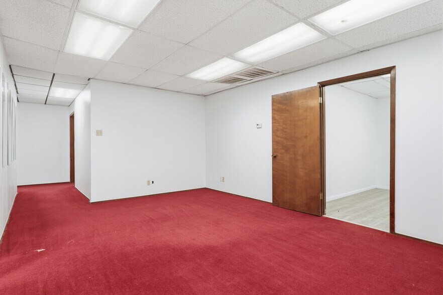 More Photos Of 212 N 16th St, La Porte Light Distribution For Sale