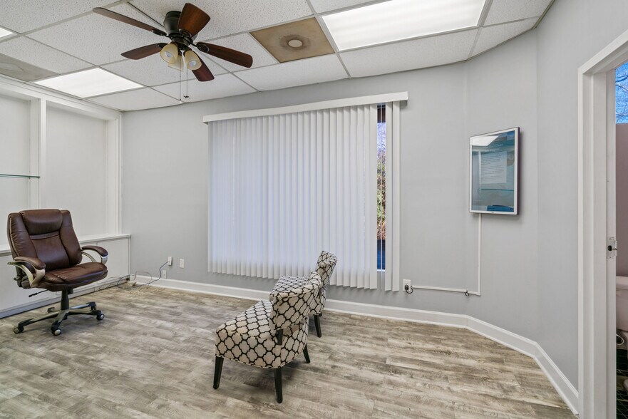 More Photos Of 237 Upper Riverdale Rd, Riverdale Medical For Sale