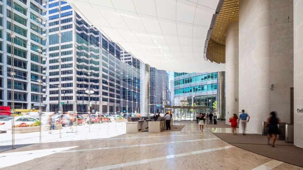 More Photos Of 111 S Wacker Dr, Chicago Office For Sale