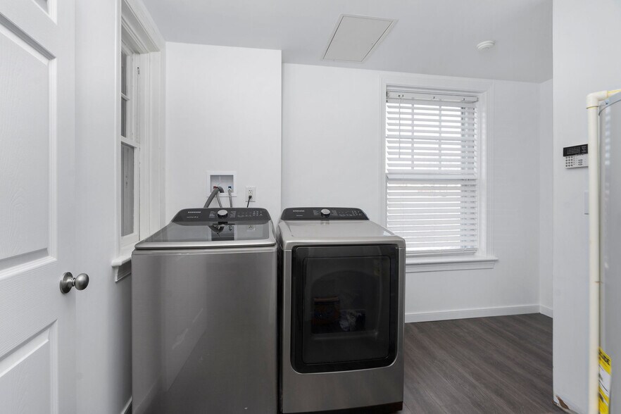 More Photos Of 30 Ladd Rd, Fishersville Office For Sale