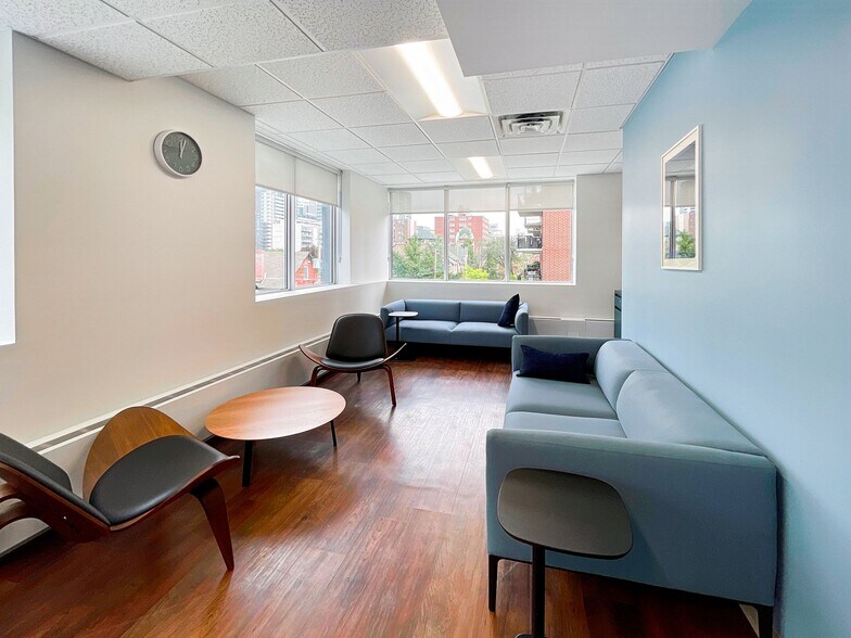 More Photos Of 396 Cooper St, Ottawa Office For Lease
