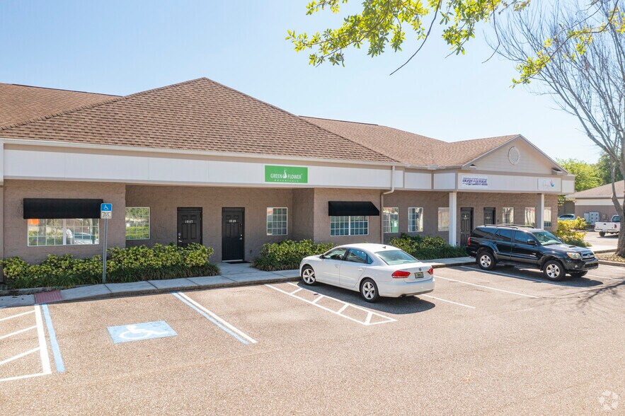 More Photos Of 1015 E Brandon Blvd, Brandon Office For Lease