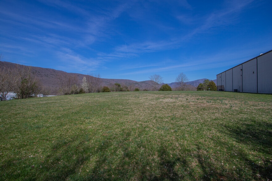 More Photos Of 80 American Wy, Natural Bridge Station Industrial For Lease