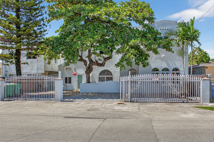 More Photos Of 1680 NW 22nd Ct, Miami Multifamily For Sale