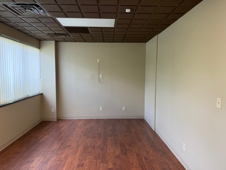 More Photos Of 5400 Maryland Way, Brentwood Office For Lease