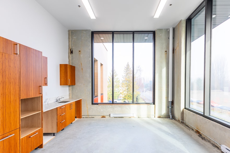 More Photos Of 11928 Machrina Way, Richmond Distribution For Lease