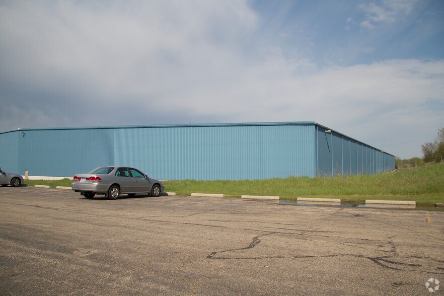 More Photos Of 2761 Buell Dr, East Troy Distribution For Lease