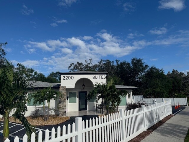 More Photos Of 2200 49th St N, Saint Petersburg Medical For Sale