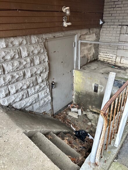 More Photos Of 669 E 185th St, Euclid General Retail For Sale