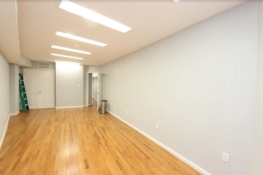 More Photos Of 303 Massachusetts Ave NE, Washington Office For Sale