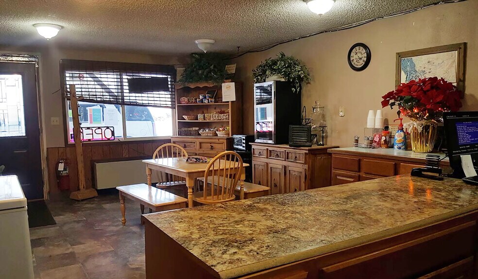 More Photos Of 518 W Montana Ave, Baker Hotel For Sale