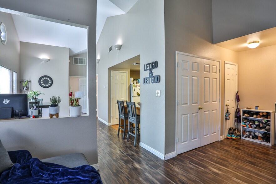 More Photos Of 306 E Foothill Blvd, Glendora Apartments For Sale