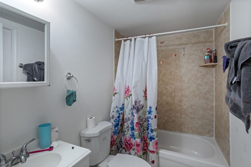 More Photos Of 3301-3303 N 16th St, Philadelphia Apartments For Sale