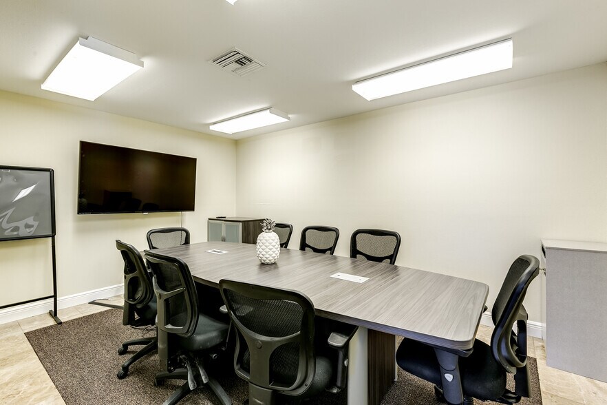 More Photos Of 611 NE 13th St, Fort Lauderdale Loft Creative Space For Lease